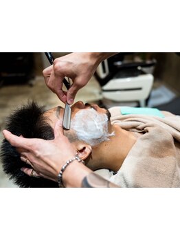 【理容室】清潔感UPで第一印象は変わる！眉カット＋シェービングをプロの手でワンランク上の自分へ♪