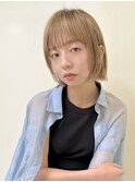 ハイトーンカラー/シースルー前髪/ミディアムレイヤー/本牧