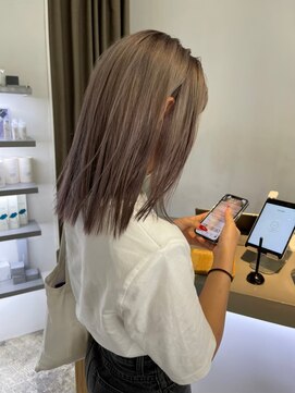 リムレスバイサンク 万代 新潟駅(LIMLESS by cinq) ミルクティーベージュダブルカラーケアブリーチインナーカラー