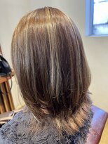 アローズ(arose)&nbsp;白髪ぼかしハイライト抜け感カラー