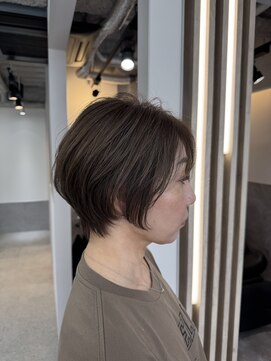 エレ 博多(ere) 大人美人ショート/レイヤーカット/白髪ぼかし博多