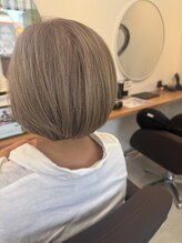 アノー(anneau)&nbsp;【ハイライト】明るい白髪染め×ベージュカラー