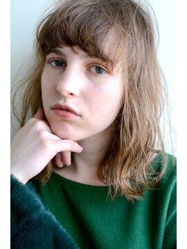 ミラバイグリーン(Mira by green) ラウンドバング×ミディアムレイヤー 05