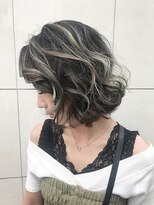 シエル (CIEL)&nbsp;クール系ハイライト前下がりボブ