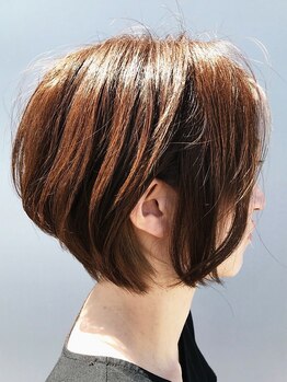 ログヘアアトリエ (log hair atelier)の写真/周りの目が気にならない半個室だから言いにくかった悩みも話しやすい♪バランスの良いカット技術が魅力◎