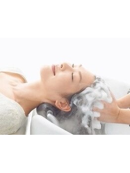 20分のヘッドスパで普段落としきれない毛穴の奥まで洗浄＆エイジングケア！日々の疲れを癒しリフレッシュ★