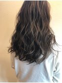 お洒落さバツグン◎立体的ロングヘア