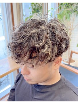 ココモ(cocomo) メッシュキャップブリーチ&スパイラルパーマ