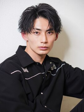 オーシャントーキョー(OCEAN TOKYO) 韓国ヘアカルマパーマコンマバングセンターパート黒髪ウルフ