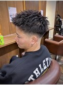 ツイスパツイストスパイラルパーマスキンフェードアップバング