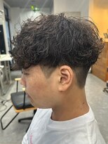 フゥ 宇都宮(FeU)&nbsp;栃木メンズパーマメンズカットセンターパートメンズマッシュ緩め