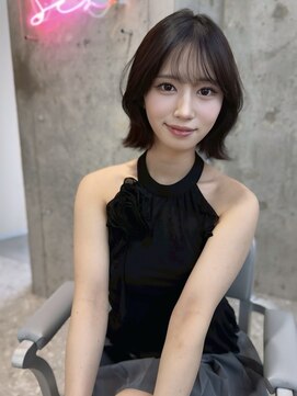 シー バイ ロンド 新宿(Sea by Lond) ミディアムレイヤーカット×ダークアッシュ[似合わせ/レイヤー]