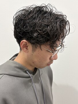 ヒュイル バイ ニアウ(Hwyl by Niau) メンズマッシュシャドウパーマスパイラルパーマニュアンスパーマ