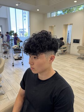 ロンド ラマ 岐阜(Lond bla-ma) 刈り上げショート×スペインカール【Lond伊藤メンズ】