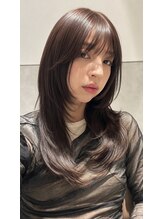 【mami】柔らかく盛れるレイヤーカットとブリーチ無しの透明感カラーが得意