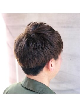 アッシュタカサキ(ash takasaki) 20代30代40代　爽やかナチュラル　フェードスタイル