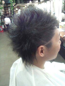 ヒカ ヘアーデザイン(Hika hair design) スパイキーウルフ