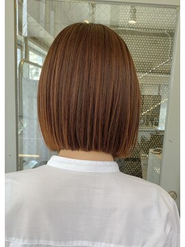 エンシー(ENCI) 切りっぱなしボブオレンジカラー ぷつっとボブ テラコッタ