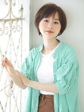 ビィシャイン 小野店 大人ムードな印象になる丸みショート