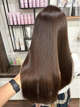 エメヘアデザイン ルイス(Aimer Hair Design Lewis)の写真/くせ毛や広がる髪のお悩みを縮毛矯正で解決！扱いづらさを解消し、美しいストレートヘアを叶えます♪