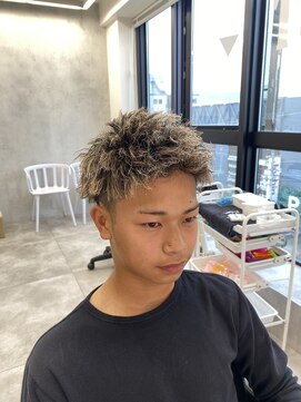 ルースト 西院店(ROOST) ツーブロック/ツイストパーマ/メッシュ/ショートスタイル