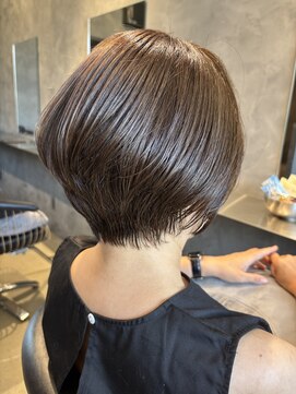 ユウシヘアー(Yushi Hair) ショートボブと明るい白髪染め