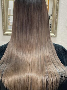 レイフィールド 長嶺店(RAY Field)の写真/【熊本/長嶺】くせ/うねり/広がりを抑えしなやかな髪に。紫外線によるダメージや乾燥が気になる方にお勧め