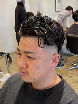 ザデイ カットアンドカルチャーショップ(THE DAY CUT&CULTURE SHOP) オールバックパーマ
