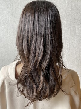 プラグ バイ ネオリーブ(plug by neolive) 柔らかい印象と透明感が出るグレーベージュミディアム☆