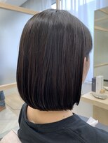 路地裏のアパート&nbsp;ワンレングスボブ