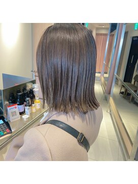 ヘアサロンガリカアオヤマ(hair salon Gallica aoyama) グレージュカラー×ぷつっとカット