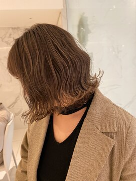 エン(en,) 外ハネボブ/透明感グレージュ/ナチュラルハイライト