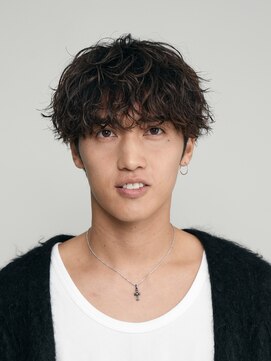 フィフス 渋谷(fifth) 緩め縦落ちツイストスパイラルシャドウパーマセンターパート渋谷