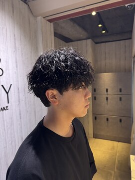 アクシー ヘアーアンドメイク(AXY HAIR&MAKE) 縦落ちウルフパーマ／ウザバング波ウェーブツイストパーマメンズ