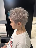 レグノバイグランツ 天神大名店(REGNO by GLANZ)&nbsp;シルバーカラー/スパイキーショート/メンズブリーチ/メンズヘア