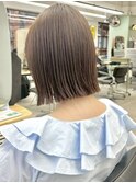 タッセルボブ切りっぱなしボブ外ハネボブベージュダブルカラー