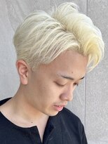 トップヘアーテラス(TOPHAIR TERRACE)&nbsp;知立メンズカルマヘアセンターパートホワイトブロンド20代30代