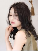 暗髪グレージュ×ウザバングで大人な色気ヘアー