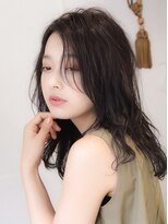 アリス(AlicE) 暗髪グレージュ×ウザバングで大人な色気ヘアー