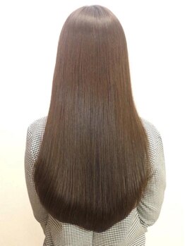 バサ 高田馬場店(BASSA)の写真/【Aujua取扱店】最新のケア技術で内側から潤いを与え"もっちりふんわり"美髪へ♪話題の髪質改善Tｒも導入！