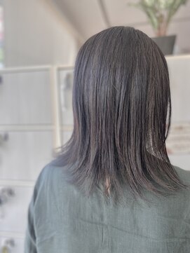 きれい髪美容所 外はねオリーブベージュ