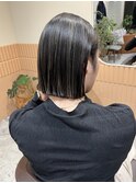 重めぱつっとボブ/コントラストカラー