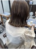 透明感ベージュ×切りっぱなしボブ