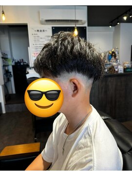 ハールファブリークゼロ(Haar Fabrik ZERO) ツーブロフェード