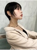 前下がりショート前髪長めハンサムショート黒髪ショート前髪あり