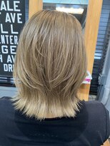 アッタニコ(atta2co)&nbsp;ブリーチ 外ハネボブ ミルクティー ブロンド ヘージュ レイヤー