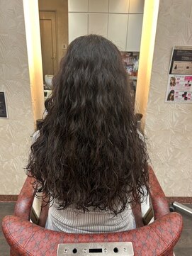 エスエムアールツー(SMR2) ☆ロングヘアのくるくるパーマスタイル☆