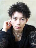 刈り上げアップバングフェザーショート