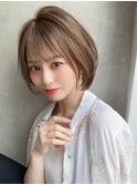 耳かけショートボブ/30代/40代/50代/くすみベージュ