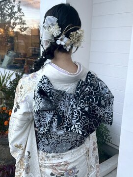 ロジェブルー(Rosier Bleu) 【成人式ヘアセット】編みおろしポニー×金箔×水引